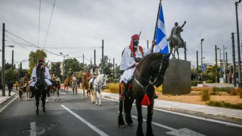 Το Ιππικό επιστρέφει στον ελληνικό στρατό - Θα απαρτίζεται από &quot;μαυροσκούφηδες&quot;