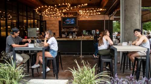 Καλιφόρνια: Ο κυβερνήτης διατάζει το κλείσιμο των μπαρ στο Λος Άντζελες