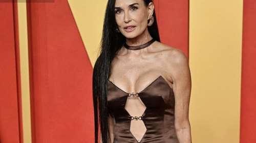 Ντέμι Μουρ: H ageless εμφάνιση στα 61 με see-through φόρεμα