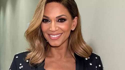 Πιο ξανθιά από ποτέ η Έλλη Κοκκίνου: Η νέα αλλαγή στην εμφάνισή της