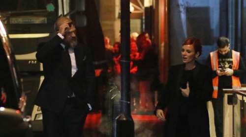Tο διάσημο ζευγάρι μόλις χώρισε: Η τραγουδίστρια &quot;επισκέφθηκε&quot; ήδη εφαρμογή γνωριμιών