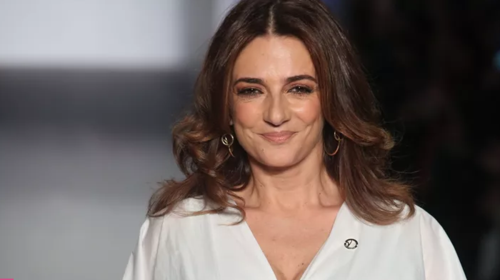 Μαρία Λεκάκη: Ποζάρει γυμνή στην αμμουδιά, απολαμβάνοντας τον ήλιο του καλοκαιριού