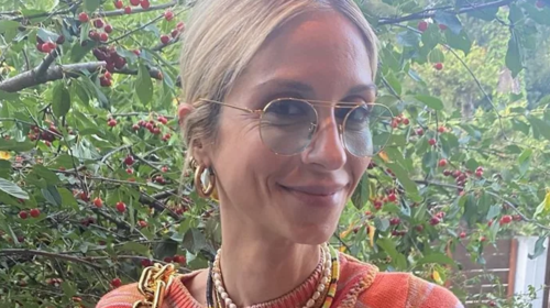 Σοφία Καρβέλα: Ποζάρει με μπικίνι και μας δείχνει το σούπερ γραμμωμένο κορμί της