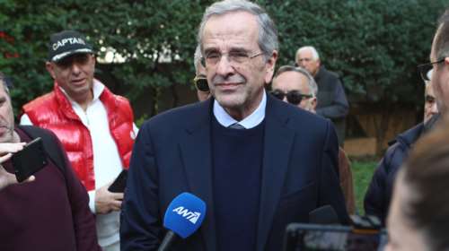 Μίμης Δομάζος - &quot;Έρχομαι να αποχαιρετήσω τον φίλο και κουμπάρο μου&quot;, είπε συγκινημένος ο Αντώνης Σαμαράς