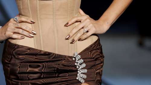 Bambi Nails: Το πιο ζεστό και ιδιαίτερο μανικιούρ της σεζόν