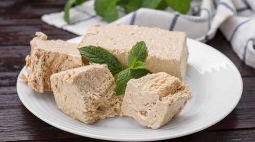 Συνταγή για χαλβά με μέλι και ξηρούς καρπούς - Πανεύκολος, θα σας αρέσει πολύ