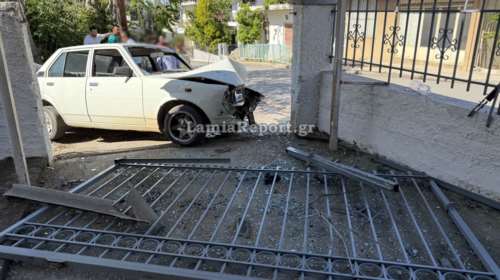 Θήβα: Μεθυσμένος οδηγός καρφώθηκε σε μαντρότοιχο – Τραυματίστηκαν τα παιδιά του [εικόνες - βίντεο]