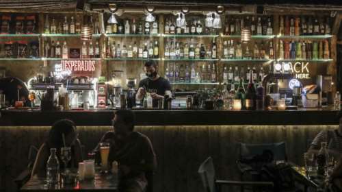 Επισιτισμός: Υποχρεωτική η Κλαδική Σύμβαση - Οι κατώτατες αποδοχές για μάγειρες, μπάρμεν και άλλες ειδικότητες