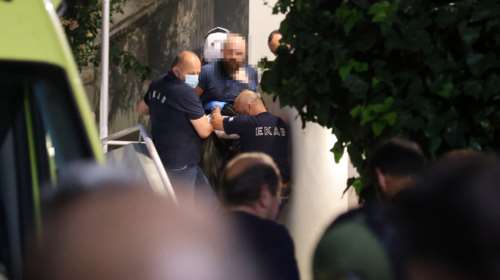 Κρήτη: Πάλεψε ο πατέρας του 36χρονου για να μην κάνει &quot;χαρακίρι&quot; ο γιος του - &quot;Αφήστε με να πεθάνω&quot;