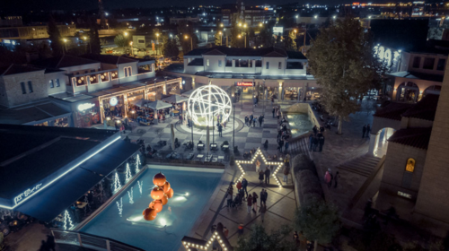 Χριστουγεννιάτικα ψώνια με φόντο το πιο παραμυθένιο σκηνικό