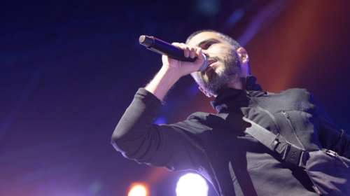 Η Αθήνα χορεύει στον παλμό του ΛΕΞ - Αντίστροφη μέτρηση για τις δύο μεγάλες συναυλίες του στο ΟΑΚΑ