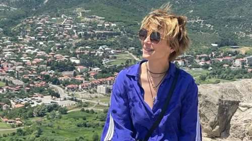 &quot;Η δική μου, υπέροχη πραγματικότητα...&quot;: Η Ευδοκία Ρουμελιώτη παίζει παιχνίδια στην πισίνα με τον 8χρονο γιο της