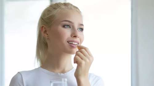 Βιταμίνη D: Πότε χρειαζόμαστε D2 και πότε D3 και τι να προσέχουμε στα συμπληρώματα