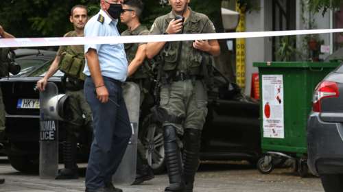 Μεγάλη αστυνομική επιχείρηση στη Θεσσαλονίκη: Εκκενώθηκε κατάληψη σε κτίριο του ΑΠΘ [εικόνες]