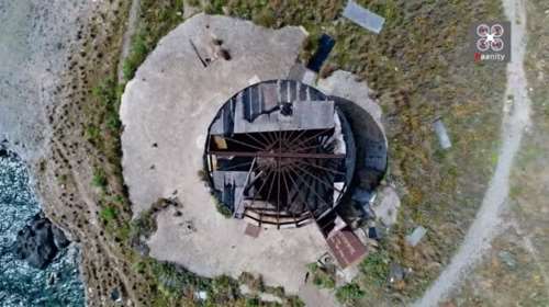 Camera Obscura: Πάνω σε αυτό το πυροβόλο στην Αίγινα έβλεπες... τον κόσμο ανάποδα [βίντεο]