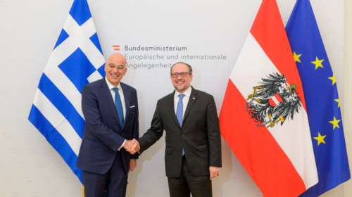 Γλυπτά Παρθενώνα: Η Αυστρία επιστρέφει δύο μεγάλα θραύσματα στην Αθήνα - Δένδιας: Εξαιρετική χειρονομία