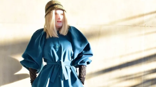 Ιωάννα Παλιοσπύρου: Ποζάρει στο φακό γνωστής φωτογράφου φορώντας παλτό MI-RŌ