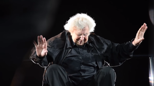 Μίκης Θεοδωράκης - Θρίλερ με την ταφή του: &quot;Παππού, η Κρήτη μας σε περιμένει&quot; - Μπαράζ αναρτήσεων της οικογένειας