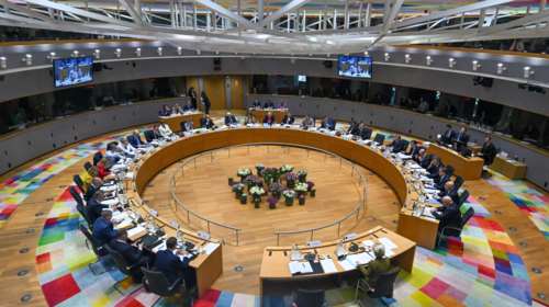 Σύνοδος Κορυφής: Η ΕΕ θα συνεχίσει να στηρίζει την Ουκρανία - Δαφώνησε με τους &quot;26&quot; ο Όρμπαν