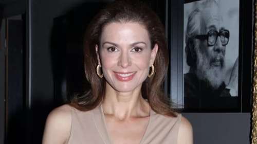 Η Τζίνα Αλιμόνου μοιράζει στιλιστικά μαθήματα: Πώς θα φορέσεις τη μαρινιέρα σαν Παριζιάνα