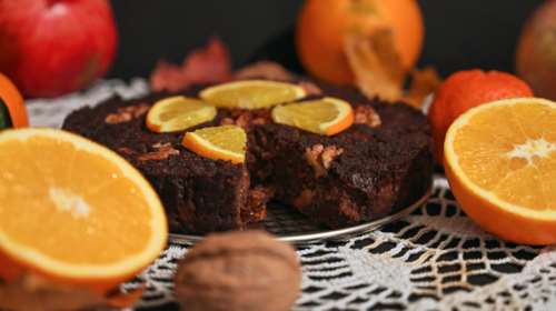 Αφράτο και μαλακό κέικ γιαουρτιού με πορτοκάλι χωρίς ζάχαρη και αυγά