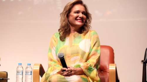 Η Μαρία Καβογιάννη φορώντας Βάσια Κωσταρά κερδίζει τις εντυπώσεις