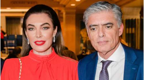 Tατιάνα Στεφανίδου: Το εντυπωσιακό κόκκινο μίντι φόρεμα σε βραδινή έξοδο με τον Νίκο Ευαγγελάτο