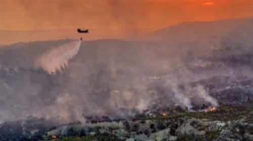 Φωτιά στο Λουτράκι: Εντυπωσιακό βίντεο μέσα από το πιλοτήριο του Σινούκ