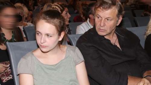 Βαλίσια Γκλέτσου: Η 22χρονη κόρη του Απόστολου Γκλέτσου ποζάρει με μαγιό