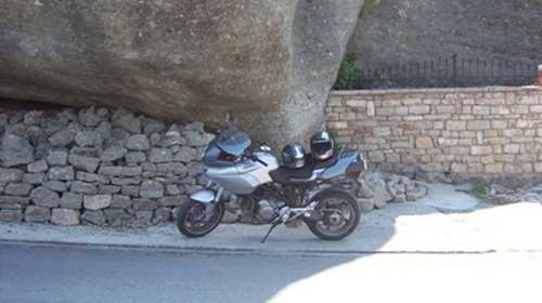 Εκτός ελέγχου οι κόντρες μοτοσικλετών στην Καλαμπάκα - Μαζεύουν υπογραφές οι κάτοικοι