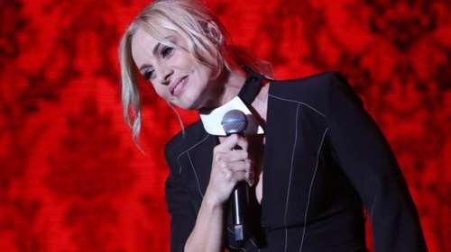 31 χρόνια πριν: Η Πέγκυ Ζήνα σε κωμική σειρά της κρατικής τηλεόρασης