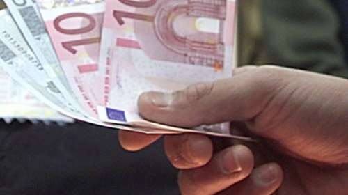 Κορονοϊός - Νέα έρευνα: Τα χαρτονομίσματα μολύνονται πιο εύκολα από τα κέρματα