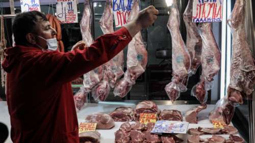 ΕΦΕΤ για το πασχαλινό τραπέζι: Τι πρέπει να προσέχουν οι καταναλωτές όταν αγοράζουν αρνί, αυγά και κοκορέτσι