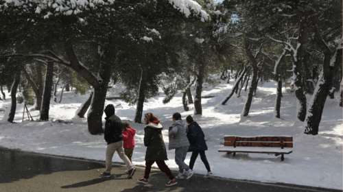Κακοκαιρία &quot;Φίλιππος&quot;: Χιονοπτώσεις και παγετός στα βόρεια προάστια της Αθήνας το Σάββατο - Live η εξέλιξη των φαινομένων
