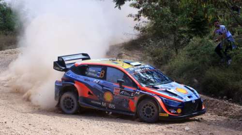 EKO Ράλλυ Ακρόπολις 2022: Θεατής έκοψε δέντρο με αλυσοπρίονο γιατί του έκοβε τη θέα [βίντεο]