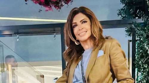 Μιμή Ντενίση: Κομψή σε εκδήλωση σε χριστουγεννιάτικη εκδήλωση σε μπουτίκ στο Κολωνάκι