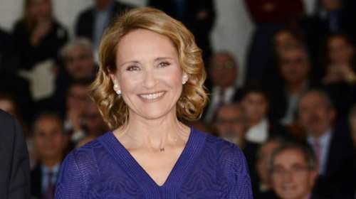 Η Μάρα Ζαχαρέα ποζάρει με το μπικίνι της- Με ποια γνωστή πολιτικό συναντήθηκε