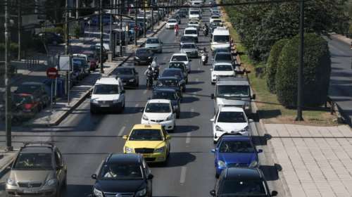 Αυξημένη η κυκλοφορία στην Κηφισίας παρά το lockdown - Live η κίνηση