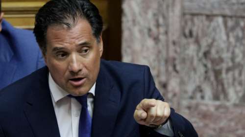 Κόντρα Άδωνι - Αυγής: &quot;Είσαι πρύτανης των fake news&quot; - &quot;Οι άνθρωποι είναι αστείοι&quot; απαντά