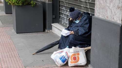 Έλεγχοι από τον ΕΟΔΥ στη νέα Δομή Αστέγων στο κέντρο της Αθήνας