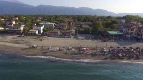 Λάρισα: Πήγαν για μπάνιο και τους ρήμαξαν τα αυτοκίνητα - Λεία χιλιάδων ευρώ