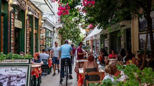 Τζανάκης: Ο κορονοϊός επέστρεψε με νέα παραλλαγή – Το επίπονο και διαφορετικό σύμπτωμα