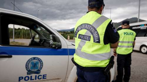 Γιαννιτσά: 11 συλλήψεις για κορονο-πόκα σε διαμέρισμα