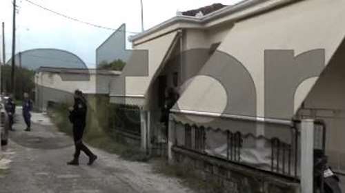 Τρίκαλα: &quot;Έπνιξα τη μάνα μου γιατί με κακοποιούσε ψυχολογικά και σωματικά&quot; - Τι είπε ο 18χρονος στους αστυνομικούς