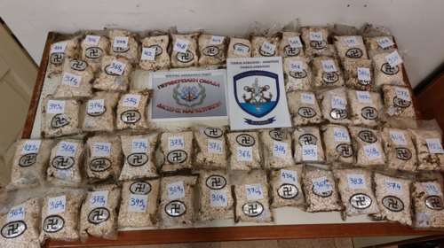 Ρόδος - Καστελόριζο: Χιλιάδες ναρκωτικά χάπια με σήμα τη σβάστικα ξεβράστηκαν σε παραλίες [Εικόνες]