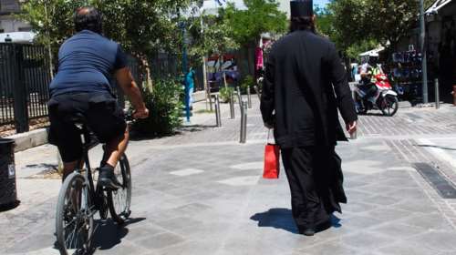 Πρωτοφανής μήνυση στο Ηράκλειο: Αγωγή από 43χρονη σε ιερέα για… συνοικέσιο που απέτυχε