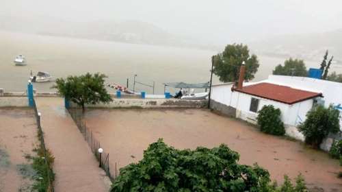 Μεγάλες καταστροφές στη Λέρο: Πλημμύρισαν σπίτια και καταστήματα, υπερχείλισαν χείμαρροι [Εικόνες