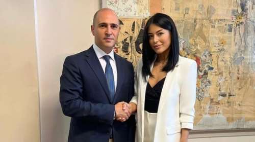 Ξεκατίνιασμα μετά το πολιτικό &quot;διαζύγιο&quot; Μπογδάνου - Λατινοπούλου: &quot;Έφτυσε την πλειοψηφία για να γίνει αρχηγός&quot;