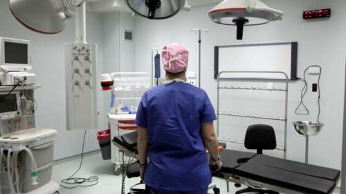 Αντιδρούν οι νοσοκομειακοί γιατροί της Αττικής στη μείωση έως 80% των χειρουργείων λόγω του lockdown