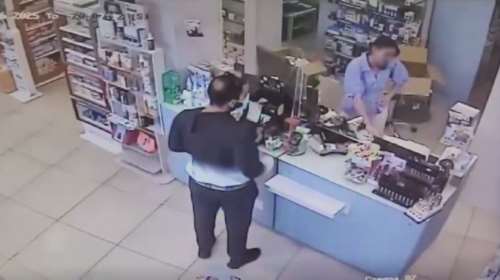 Ο 34χρονος στη Δάφνη είχε και... 53χρονη για προπομπό - 11 ληστείες περιπτέρων σε ένα μήνα [βίντεο]